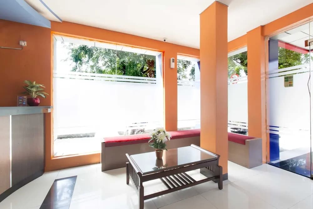 RedDoorz Plus @ Jalan Pemuda - photo 8