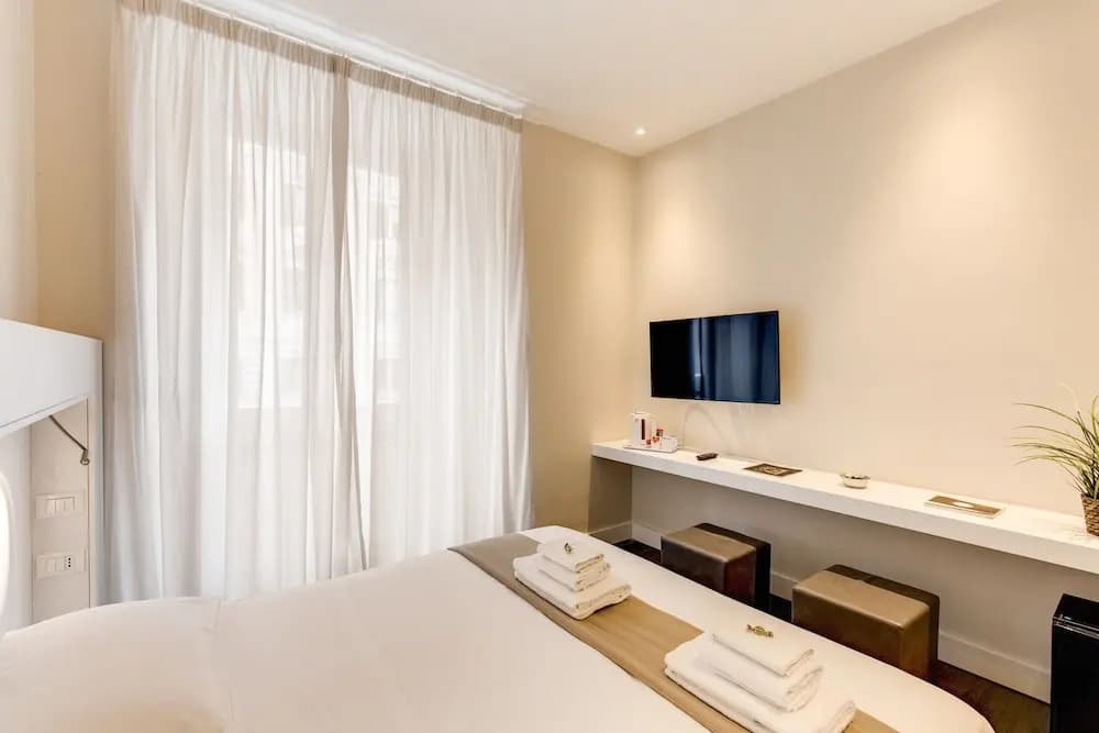 Ecce Roma Guesthouse - photo 6
