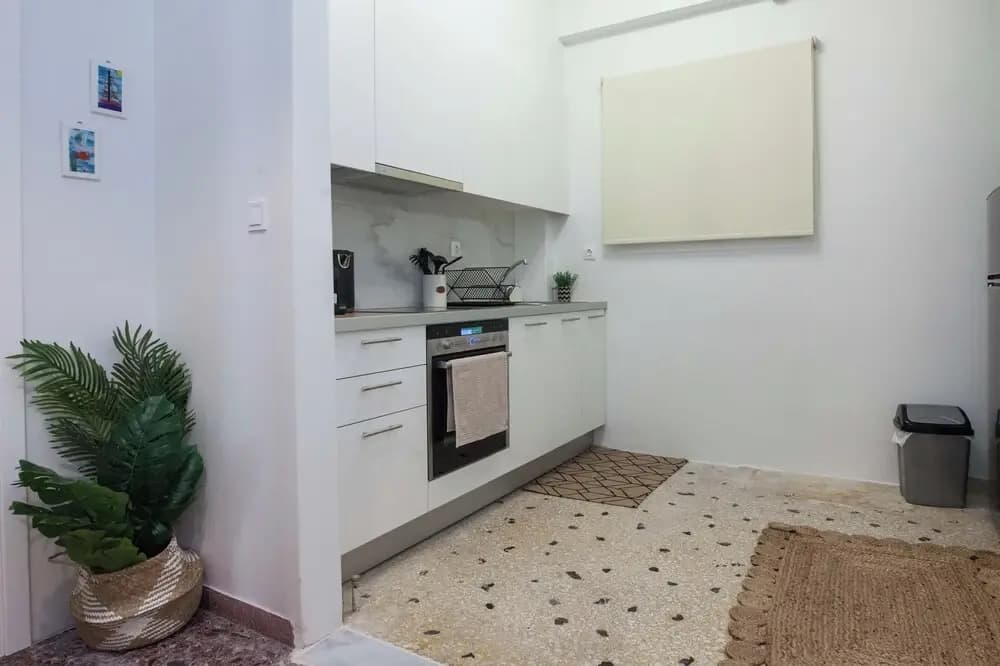 Fresh Urban Apt with Balcony in Zografou - photo 16