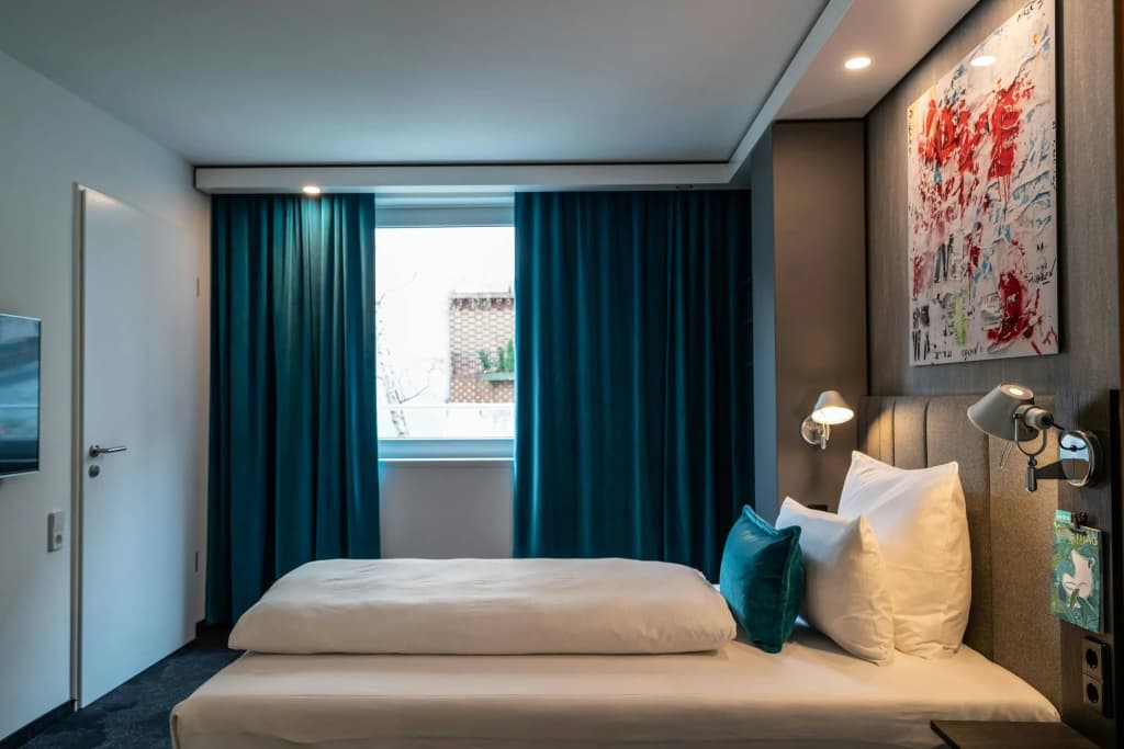 Motel One Berlin-Mitte - photo 33