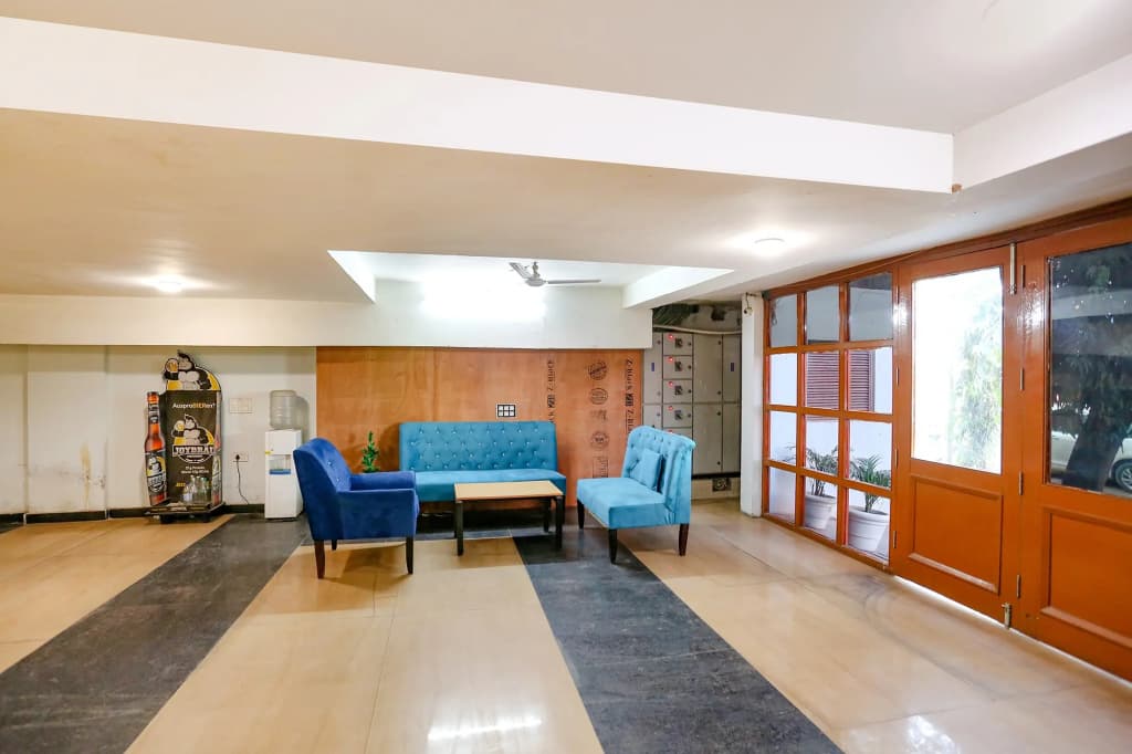 Hotel Silver Saffron Peeragarhi - photo 1