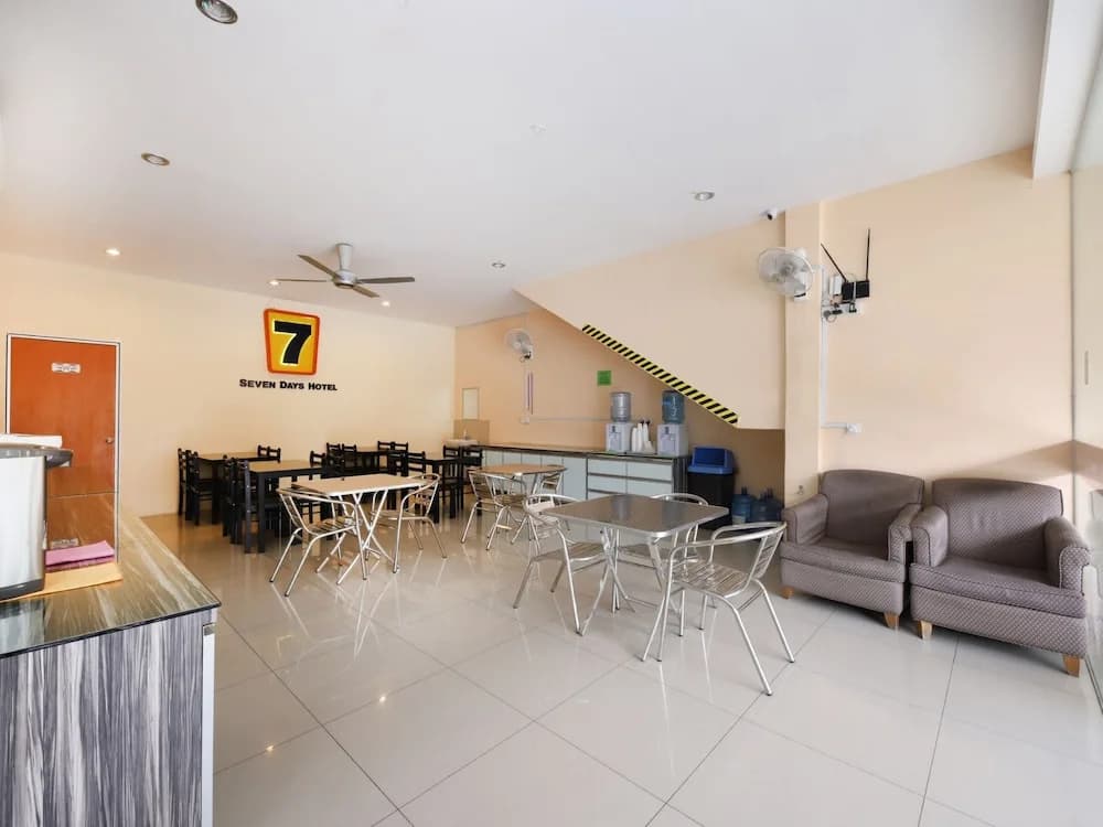 Super OYO 635 Seven Days Hotel - photo 14