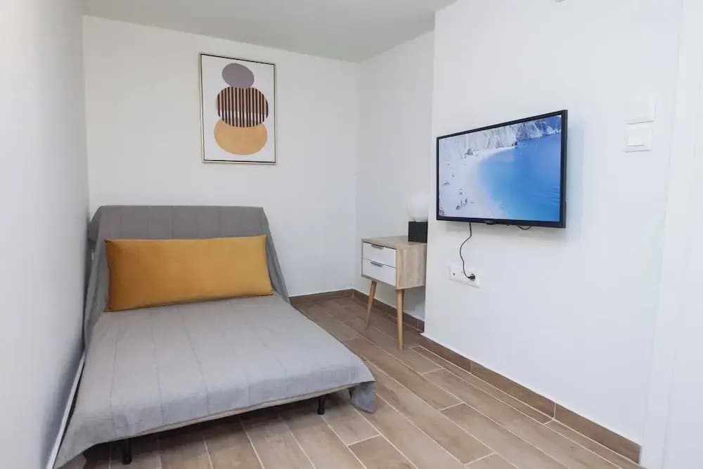Cozy 1 Bd Basement Apt in Pagrati - photo 5