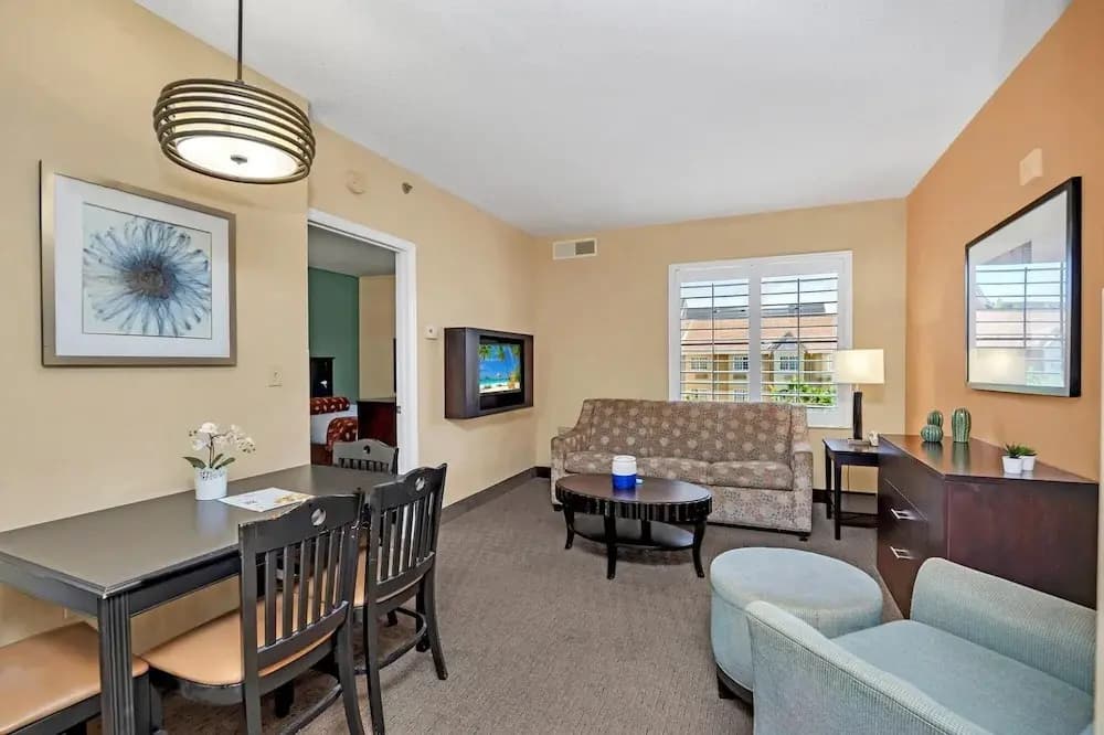 Near Disney - 1BR With Two Queen Beds - With Shared Pool and Hot Tub - photo 18