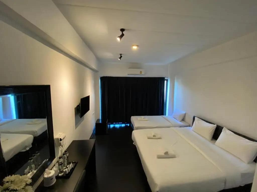 AZZ Hotel - photo 5