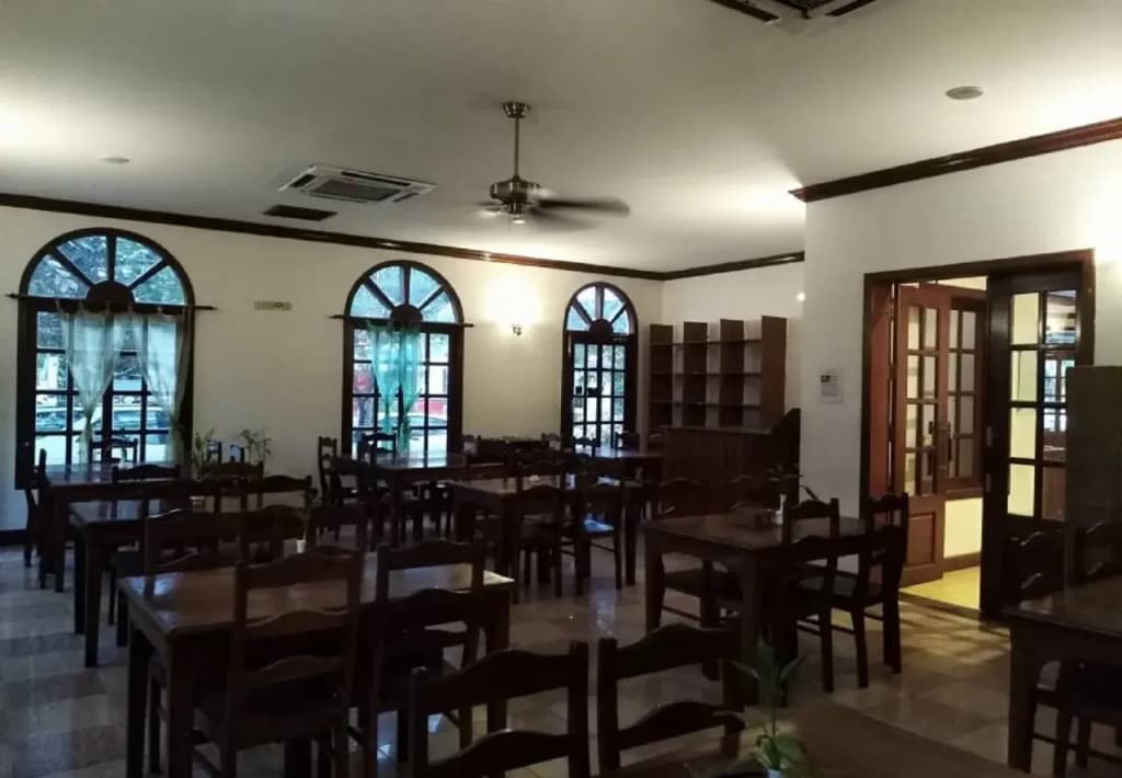 Sun Inns Hotel - photo 13