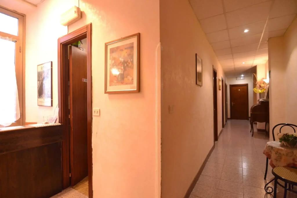 Hotel Capri - photo 11