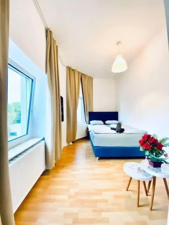 Spacious 4 BR Apt Perfect for Groups - photo 21