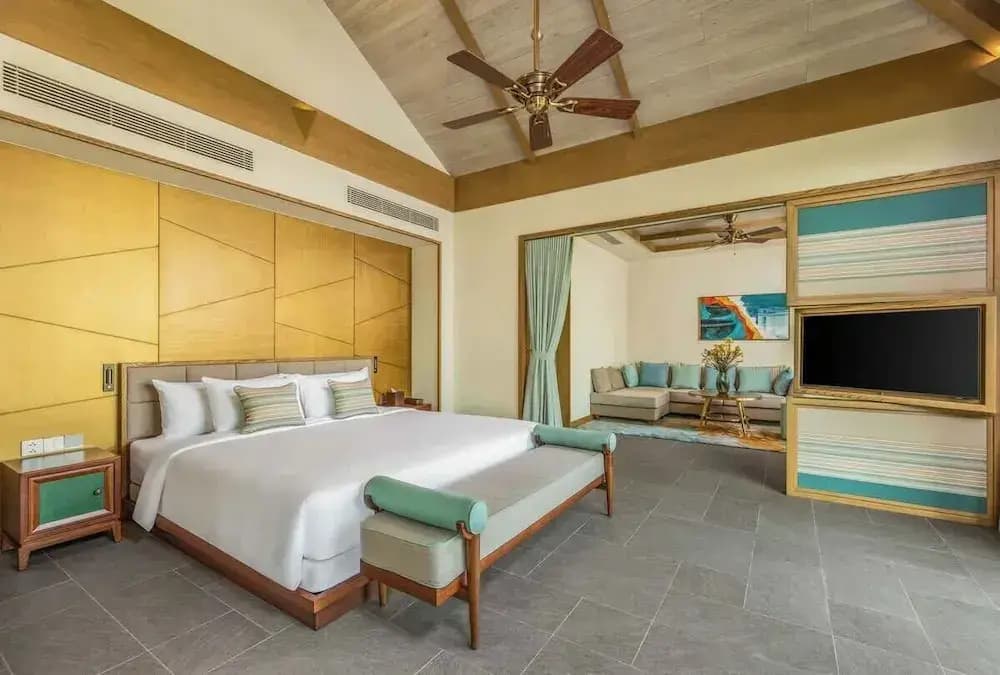 Beachside Villa: 2BR Private Pool & Breakfast - photo 1