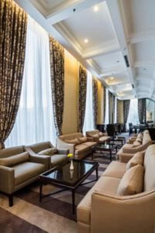 Royal Kuningan Hotel - photo 18