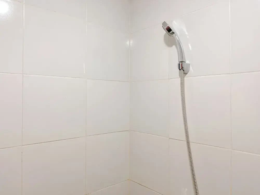 Basic Simple 1Br At Apartment Vittoria Residence - photo 6
