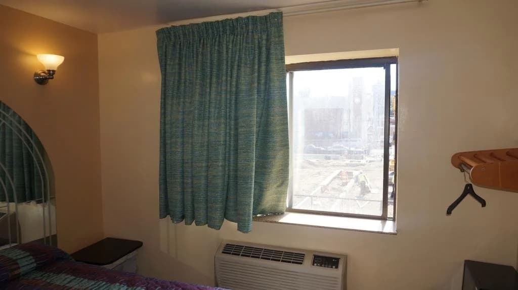 Flushing Motel - photo 3