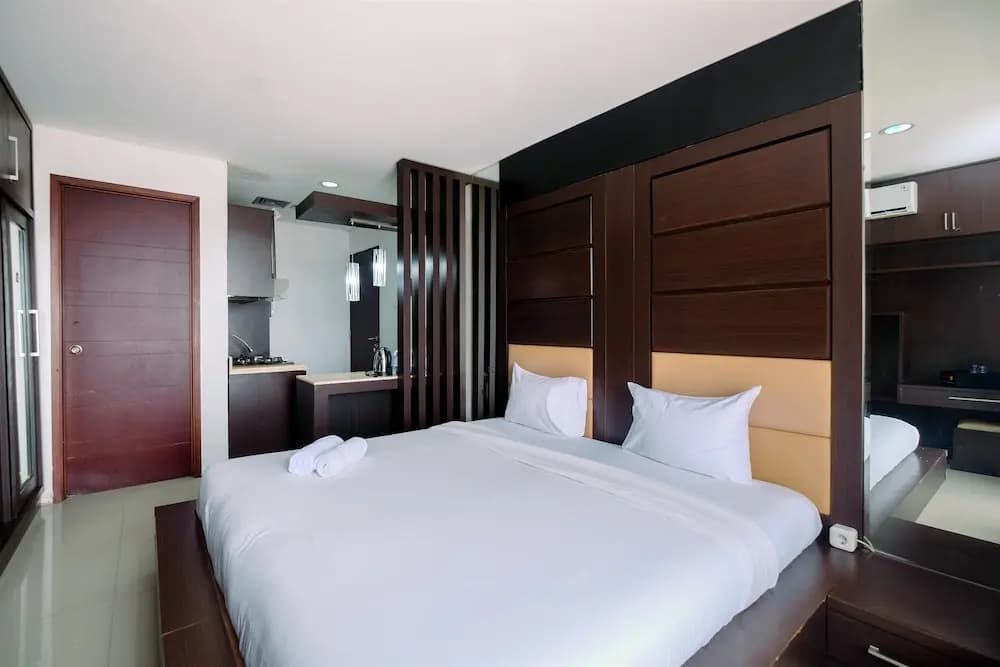 Comfort And Homey Studio Apartment At Mangga Dua Residence - photo 3