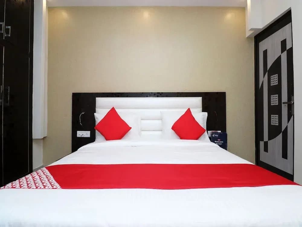OYO 25130 Hotel Royal Inn - photo 5