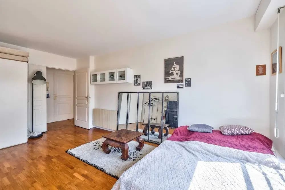 Nice 2 Room Apartment in Paris - photo 5