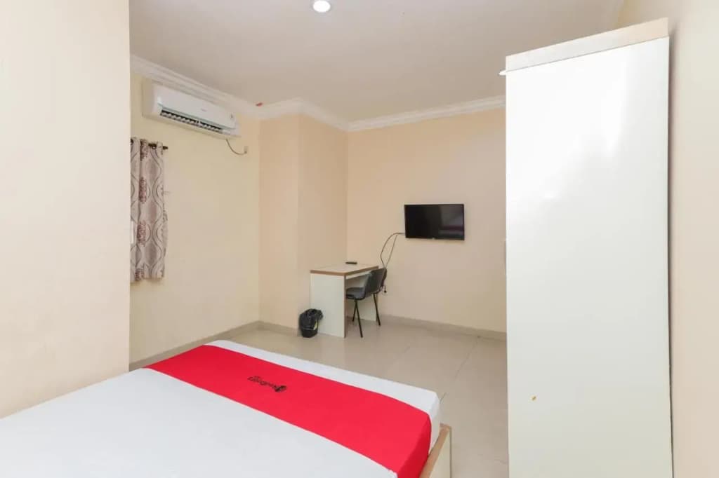 Wisma Basco Syariah by OYO Rooms - photo 16