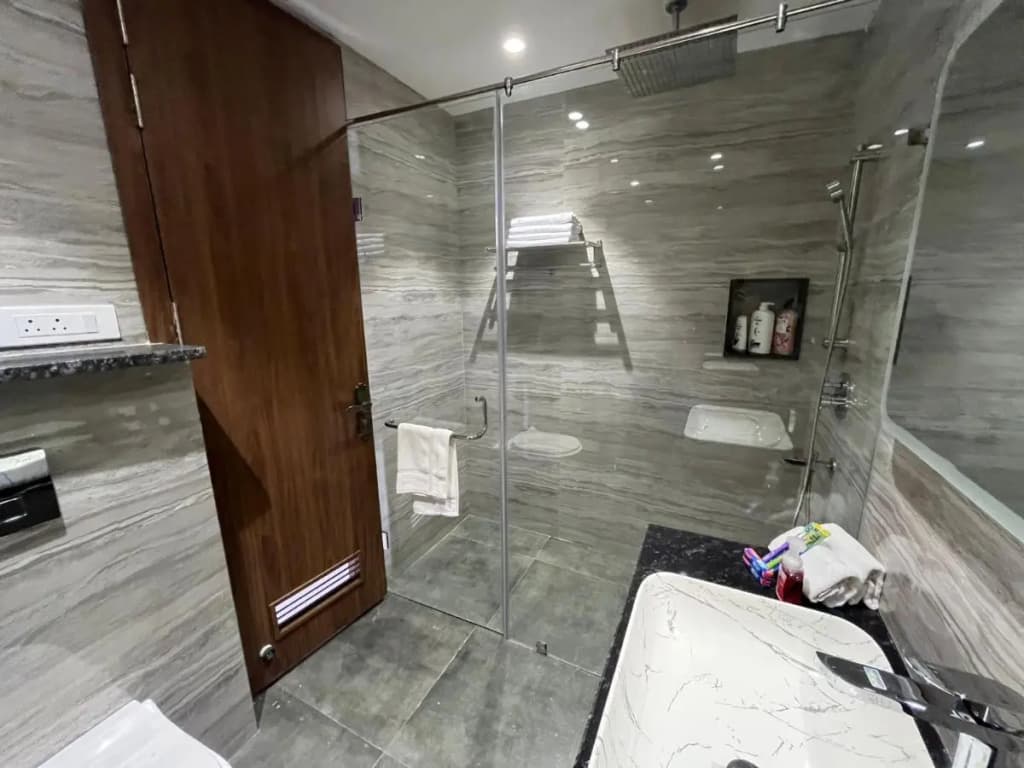 J60 Suites - photo 12