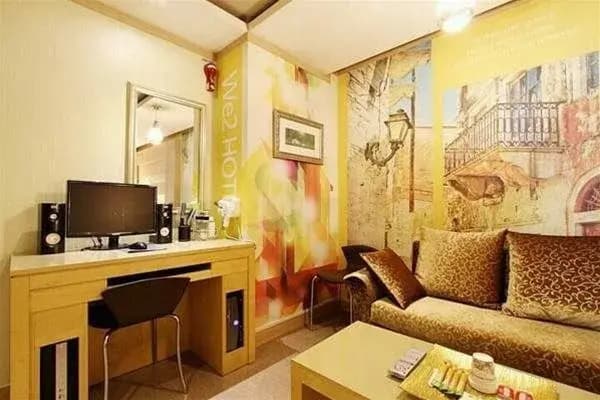 We2 Hotel - photo 3
