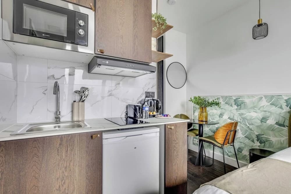 Charming Studio Apartment - AC- 2P - Nation - photo 11