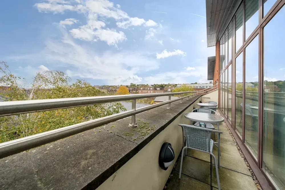 Roomspace -The Courtyard Penthouse - photo 17