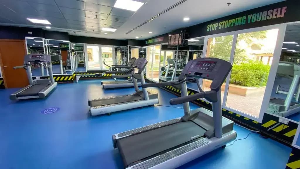 The Pearl Qatar, Luxury 2BR Apartment, Marine View, swimming pool Gym - photo 9