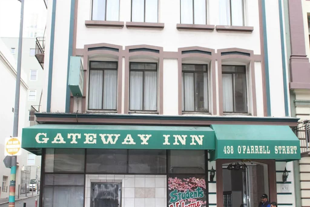 Gateway Inn - photo 1