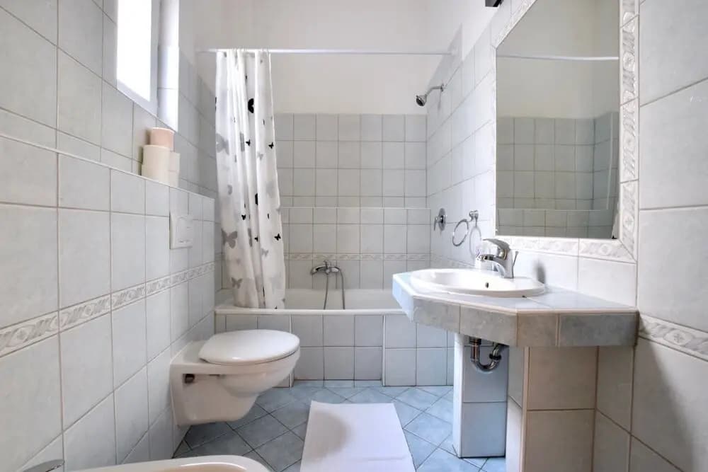 Standard Apartment by Hi5 - Fővám square - photo 5