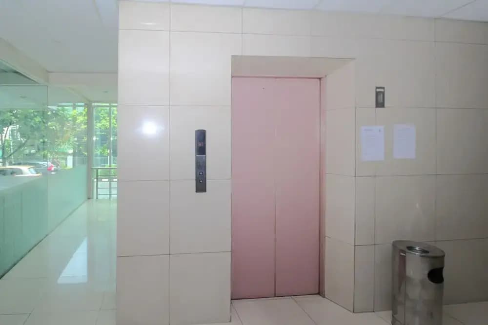 Airy Kuningan Karet Pedurenan 41 Jakarta - photo 13