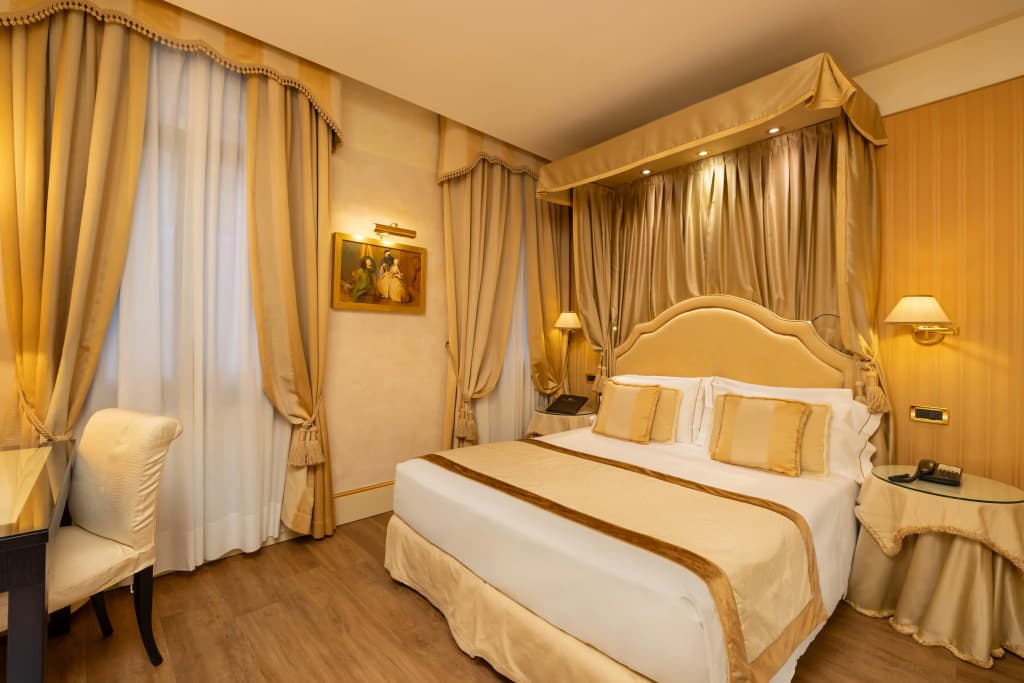 Hotel A LA Commedia - photo 5