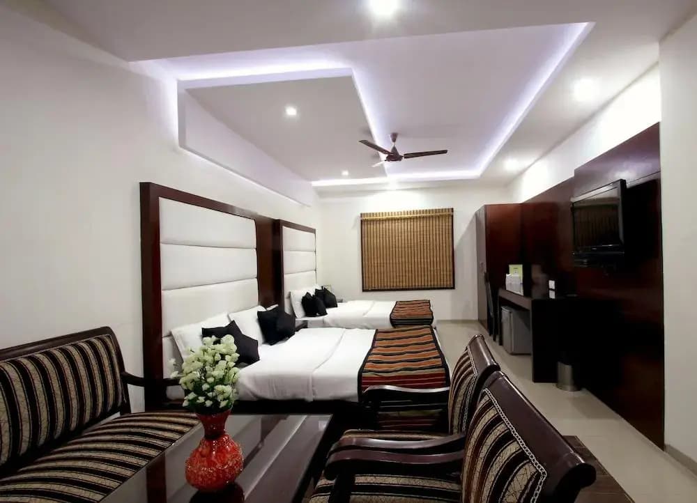 Hotel Mohan International - photo 2