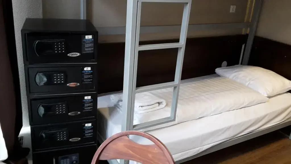 Hotel Damrak Inn - photo 32