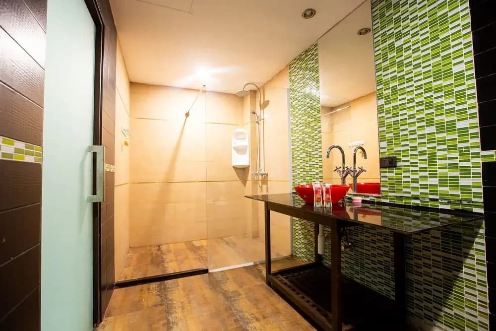 RedDoorz The Readers Cafe and Rooms - photo 9