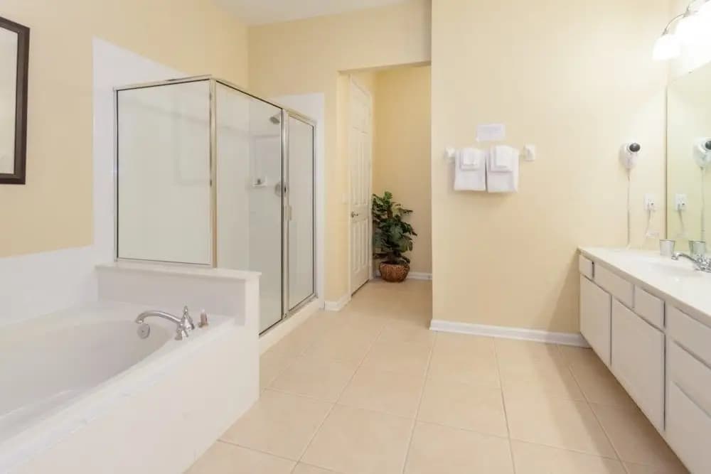 3 Bed 2 Bath Premium Lakeview l 1006 - photo 9
