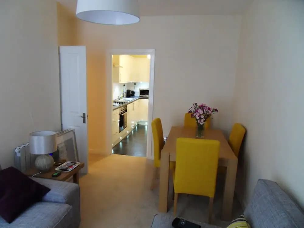 1 bed flat off Royal Mile - photo 2