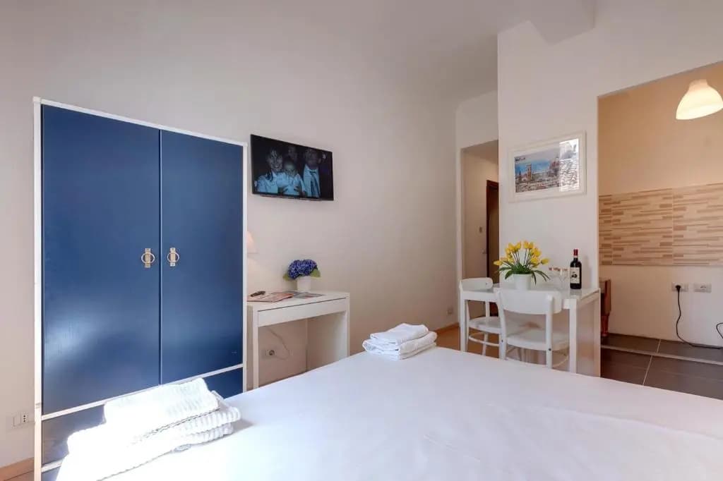 Silvio studio apartment for 2 people, Florence - photo 17