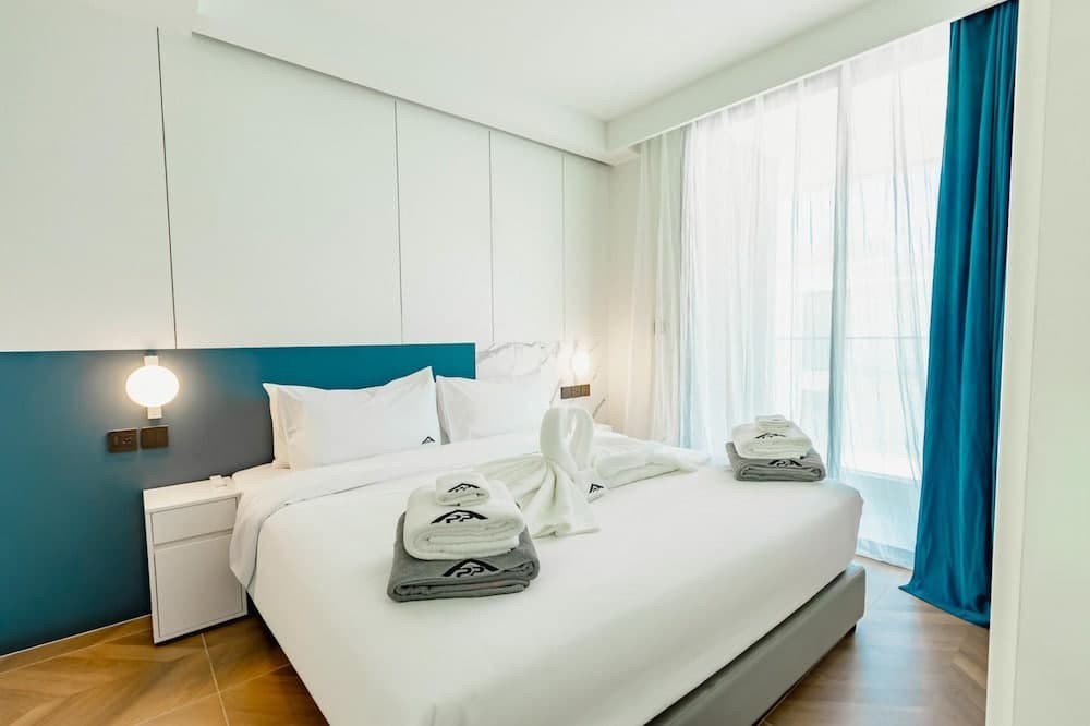 Unit 2303 Beachfront Pool-facing + Sea View - photo 4