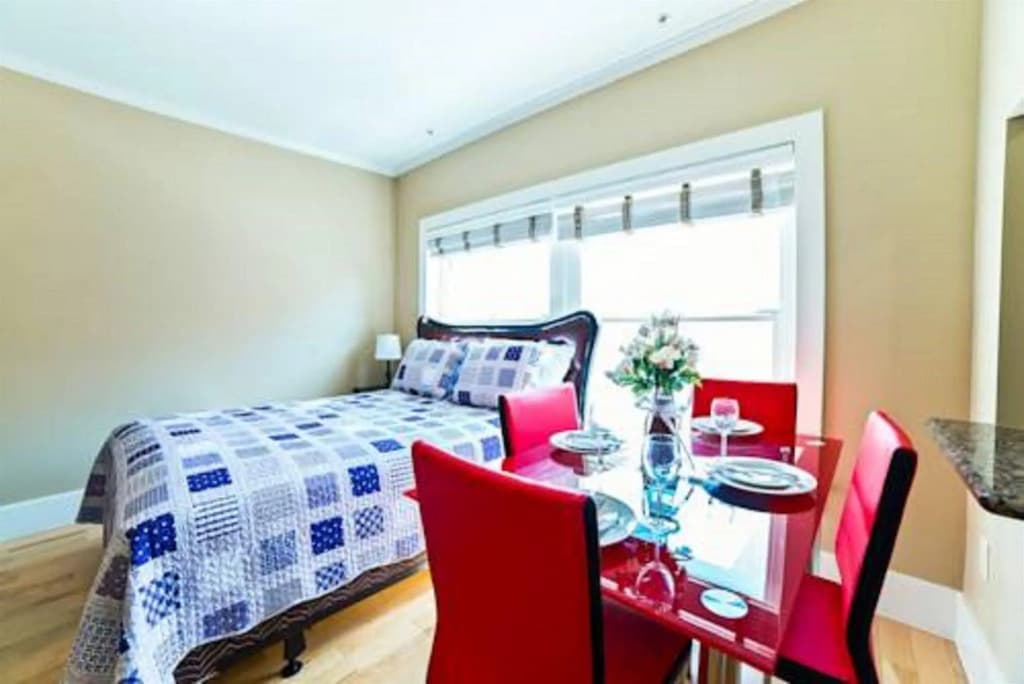 Ray W. Suites - photo 2