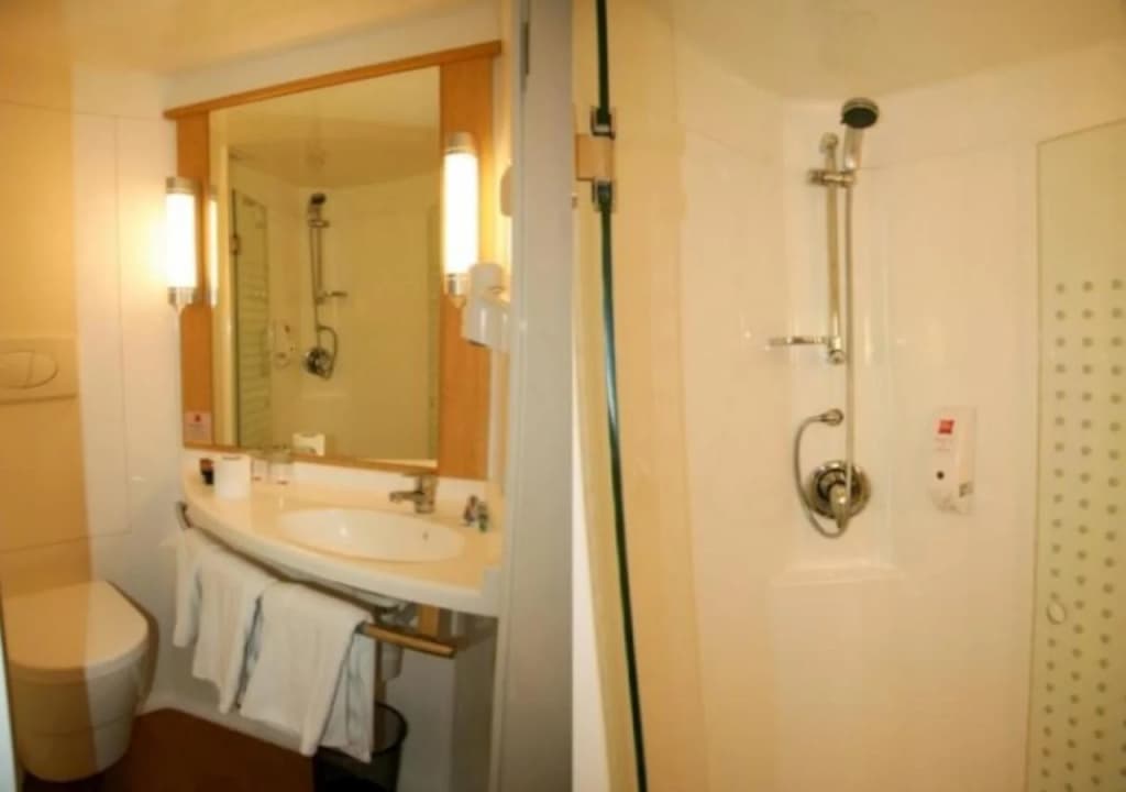 ibis Jakarta Senen - photo 9