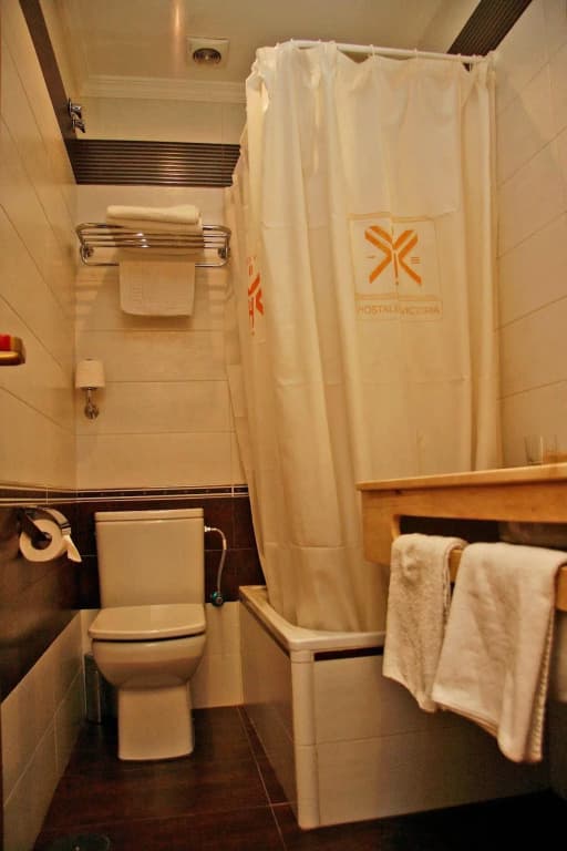 Hostal Victoria II - photo 10
