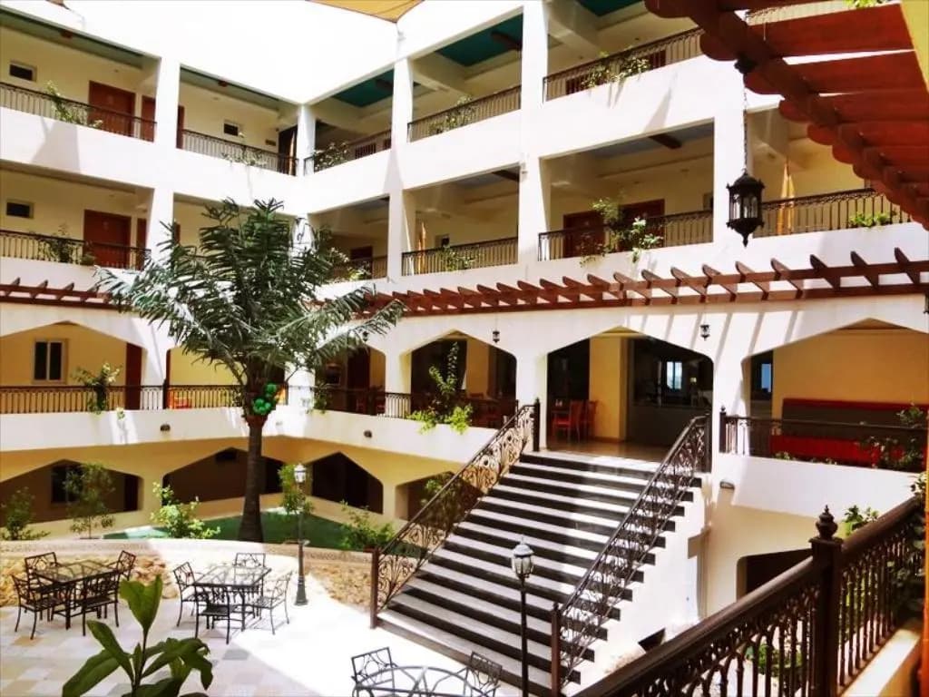 Johny International Hotel - photo 1