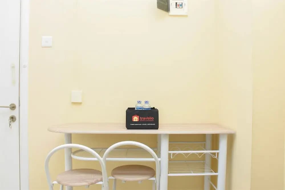 Comfort And Homey 2Br At Green Pramuka City Apartment - photo 8