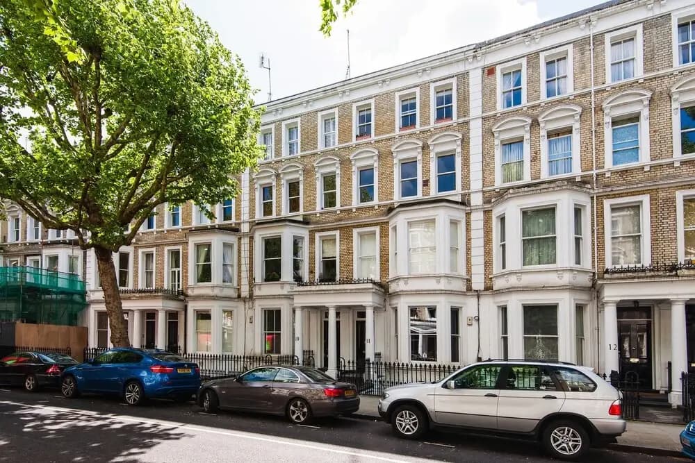 Earls Court Road Apartments - main photo