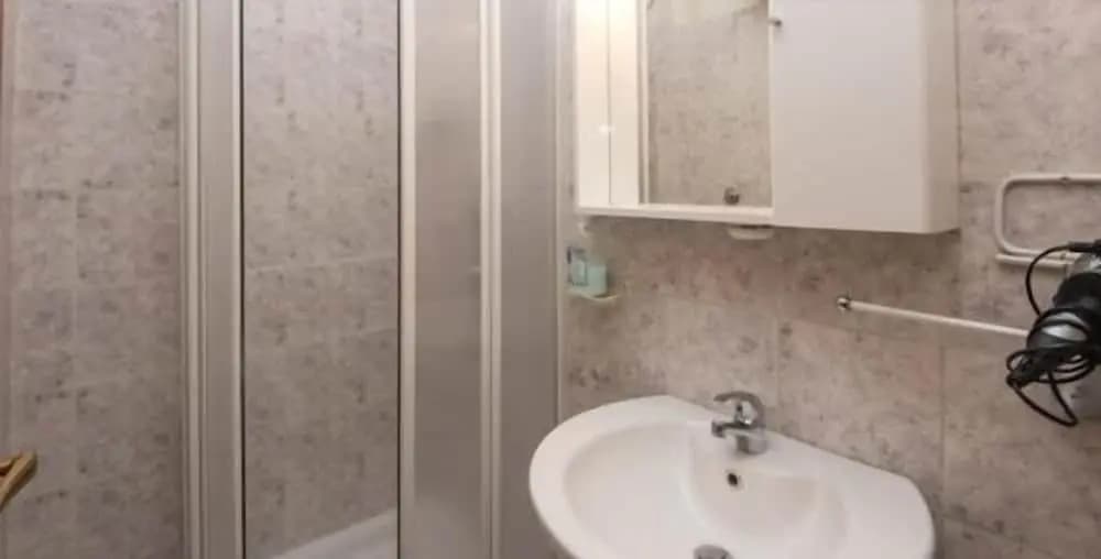 Vatican Rooms Guest House - photo 8