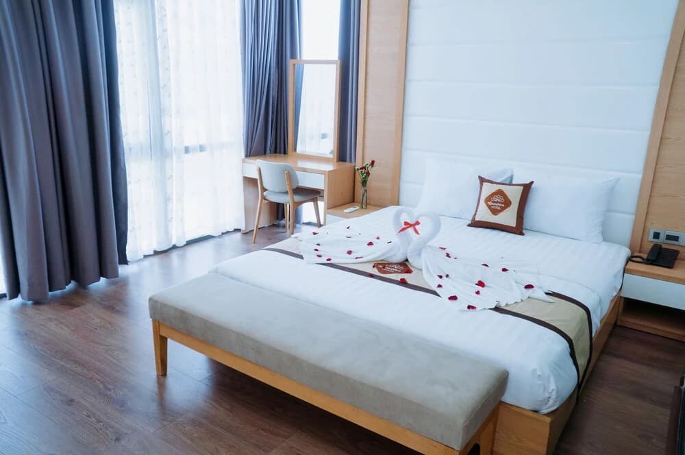 Sunshine Hotel - photo 3
