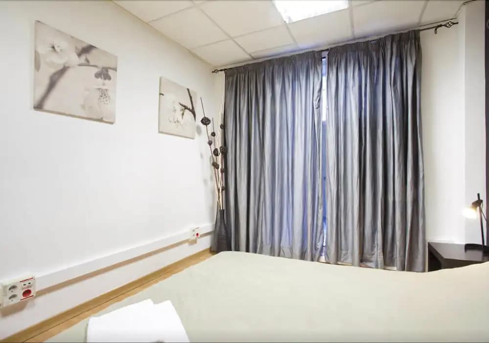 HolidaysBCN Hostel - photo 2