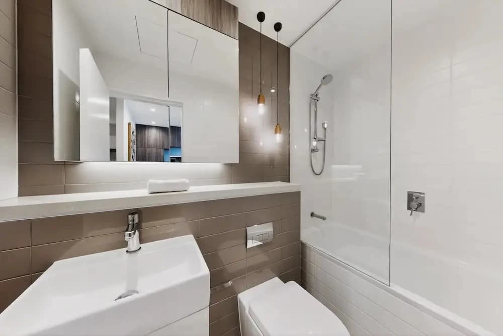 Skyline 2BR Apt Near Metro Ryde - photo 8