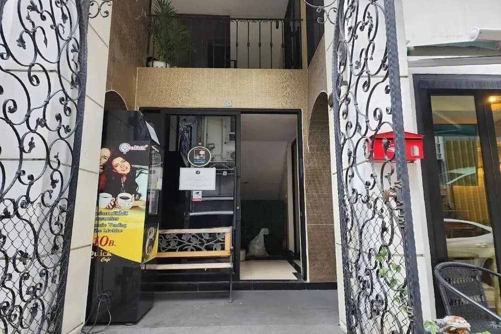 BnB98 Silom Hotel - photo 1