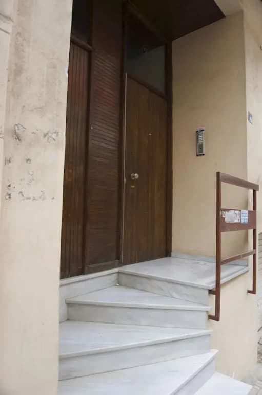 Central Safe Smart Apartment - photo 13