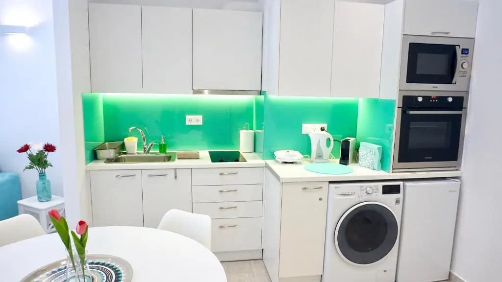 Minimal Fresh Design Apt in Athens - photo 11