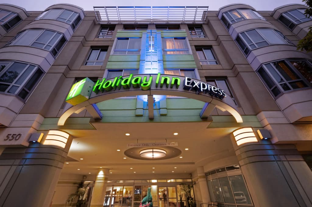 Holiday Inn Express and Suites Fisherman's Wharf by IHG - photo 1